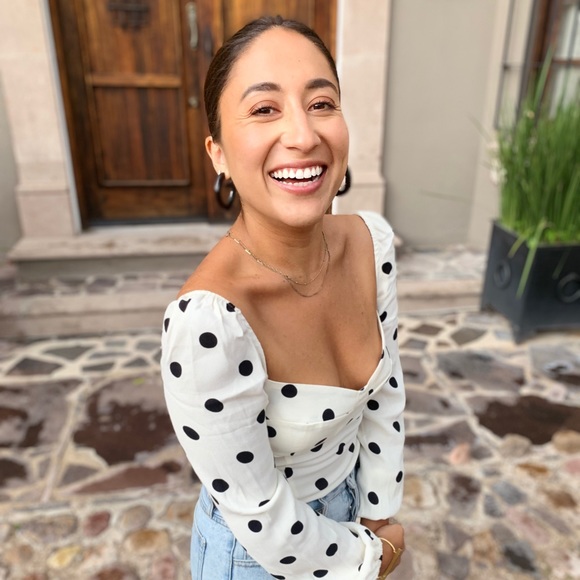 Meet your Posher, Natasha - Picture 3 of 4